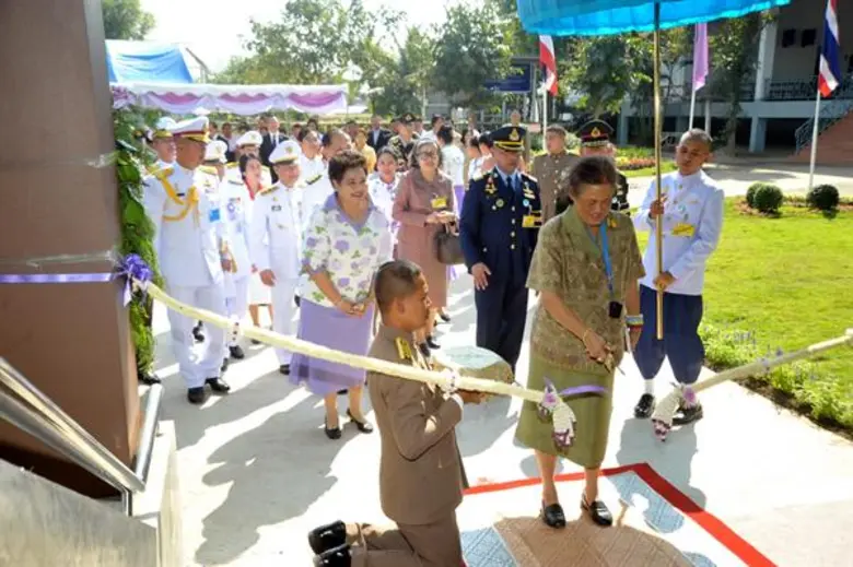 สมเด็จพระเทพรัตนราชสุดาฯ สยามบรมราชกุมารี เสด็จฯ เปิดอาคารโรงเรียนเฉลิมพระเกียรติ ๔๘ เฉลิมพระเกียรติฯ จ.ลำพูน