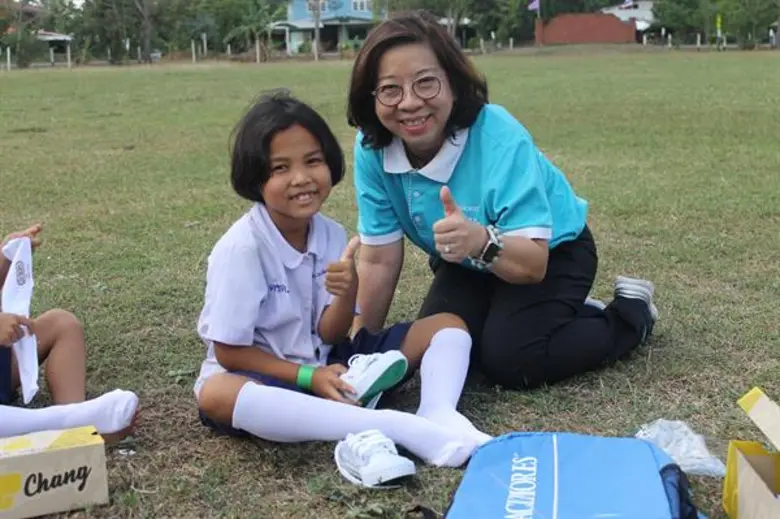 Blackmores Well Beings Keep Running 2018 ปีที่ 2 สานต่อโครงการมอบรองเท้า 7,543 คู่เพื่อน้องได้วิ่ง