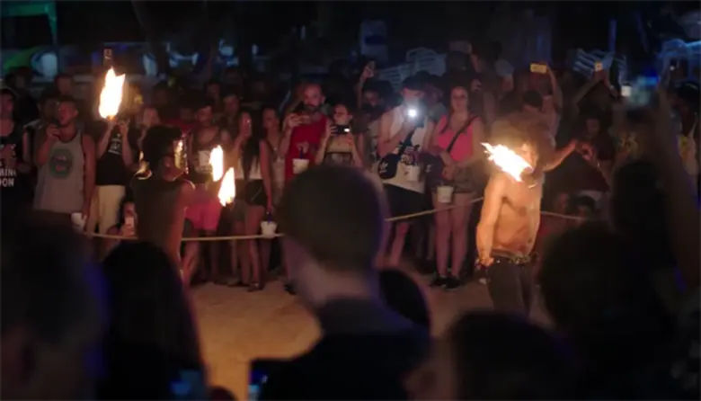 ประเดิมภารกิจแรกแล้ว สำหรับหญิงสาวเพียงคน...