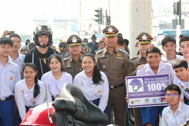 “ปีเตอร์ คอร์ป ไดเรนดัล” ย้ำชัดหมวกหนึ่งใบมีค่าต่อชีวิตร่วมโครงการหมวกนิรภัย 100% ตำรวจภูธรภาค 1