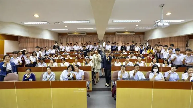 คณะนิเทศศาสตร์ ม.ศรีปทุม ชลบุรี  บริการวิชาการสู่สังคม “แบ่งปันความรู้ด้าน เทคโนโลยีถ่ายภาพดิจิทัล