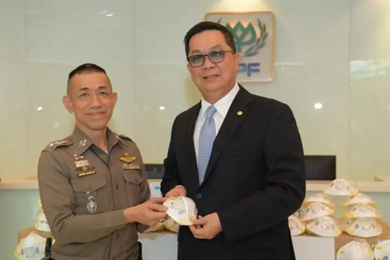 ซีพีเอฟ ห่วงใยสังคม เร่งแจกหน้ากาก N95 ให้ตำรวจจราจร และชาวชุมชน ป้องกันฝุ่นละออง