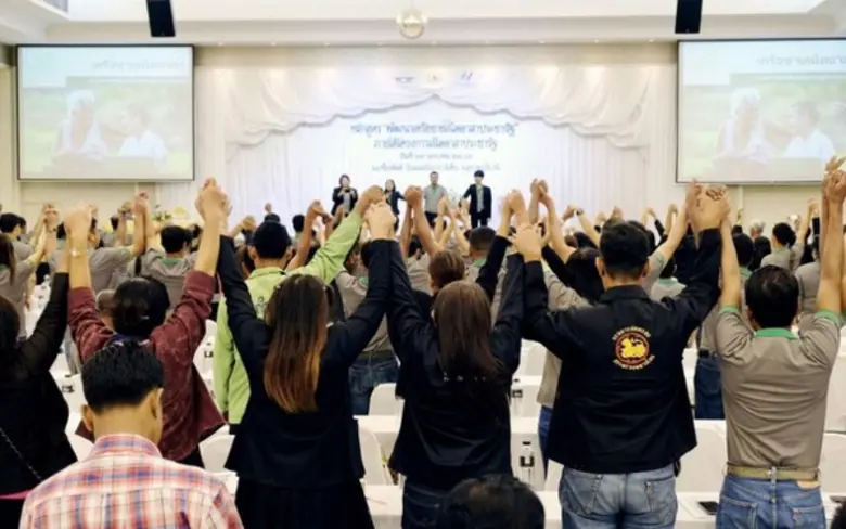 กระทรวงดิจิทัลฯ เดินหน้าอบรมเครือข่ายเน็ตอาสาประชารัฐกว่า 20,000 คน ทั่วประเทศ มุ่งสร้างรากฐานการใช้เทคโนโลยีดิจิทัลและข้อมูลให้ชุมชนแข็งแกร่ง