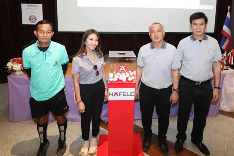 นายรัตนะ พูนสง่า ผู้อำนวยการฝ่ายขาย บริษั...