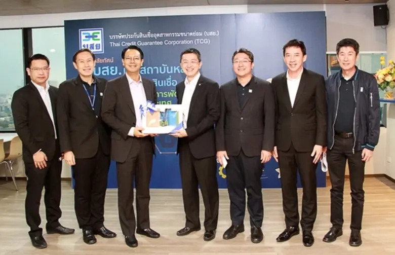 นายสุรพล โอภาสเสถียร ผู้จัดการใหญ่ บริษัท ข้อมูลเคร...