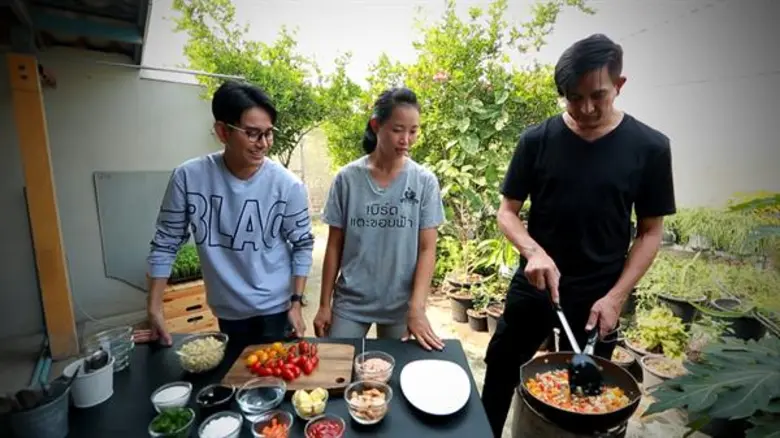 ครัวลั่นทุ่ง ทางช่อง 8 สัปดาห์นี้ เอ-ไชยา...