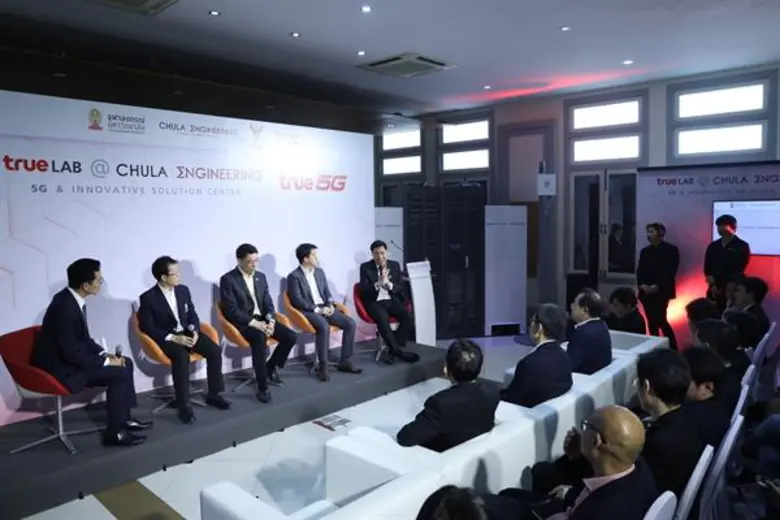 กลุ่มทรู จับมือ คณะวิศวกรรมศาสตร์ จุฬาฯ ร่วมพัฒนา 5G ตามแนวทางกสทช. ปั้น TRUELAB@CHULAENGINEERING: 5G & INNOVATIVE SOLUTION CENTER พื้นที่แห่งการพัฒนาและสร้างสรรค์นวัตกรรมยุค 5G แห่งอนาคต