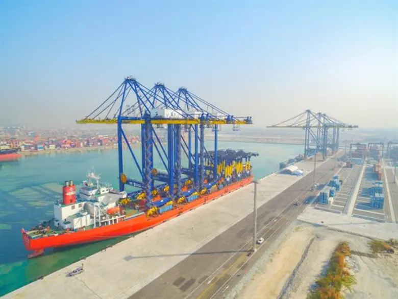 ฮัทชิสัน พอร์ท เปิดท่าเทียบเรือชุด D ในแหลมฉบังอย่างเป็นทางการ  ท่าเทียบเรือชุด D ดึงเรือขนส่งสินค้าขนาดใหญ่สุดในโลกสู่ประเทศไทย