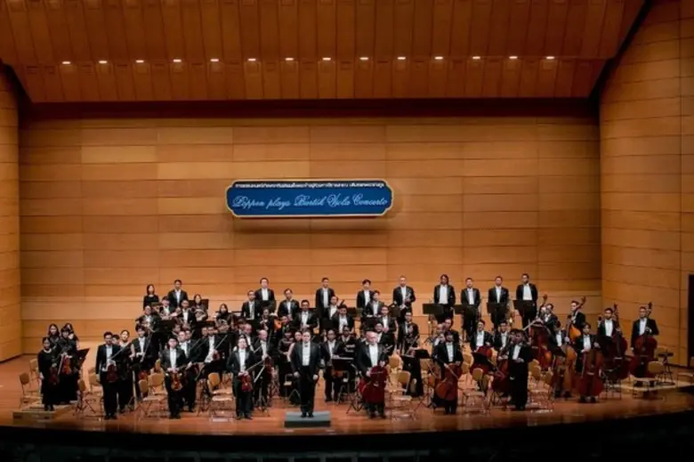 คอนเสิร์ต "Romantic Variations" เชิญศิลปินเดี่ยวไวโ...