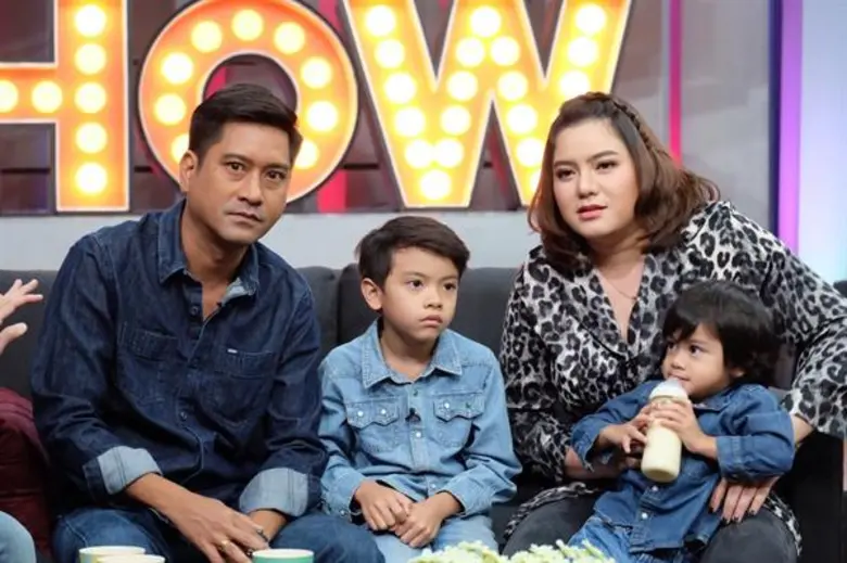 “หนุ่ม-ฝ้าย” จับมือฝ่าดราม่าท้องก่อนแต่ง เข็ดรัก ไร้งาน!!!