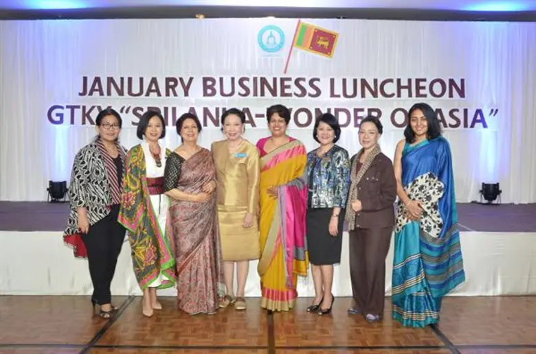 Mrs. Rani Narula (third from left), 2019 President ...