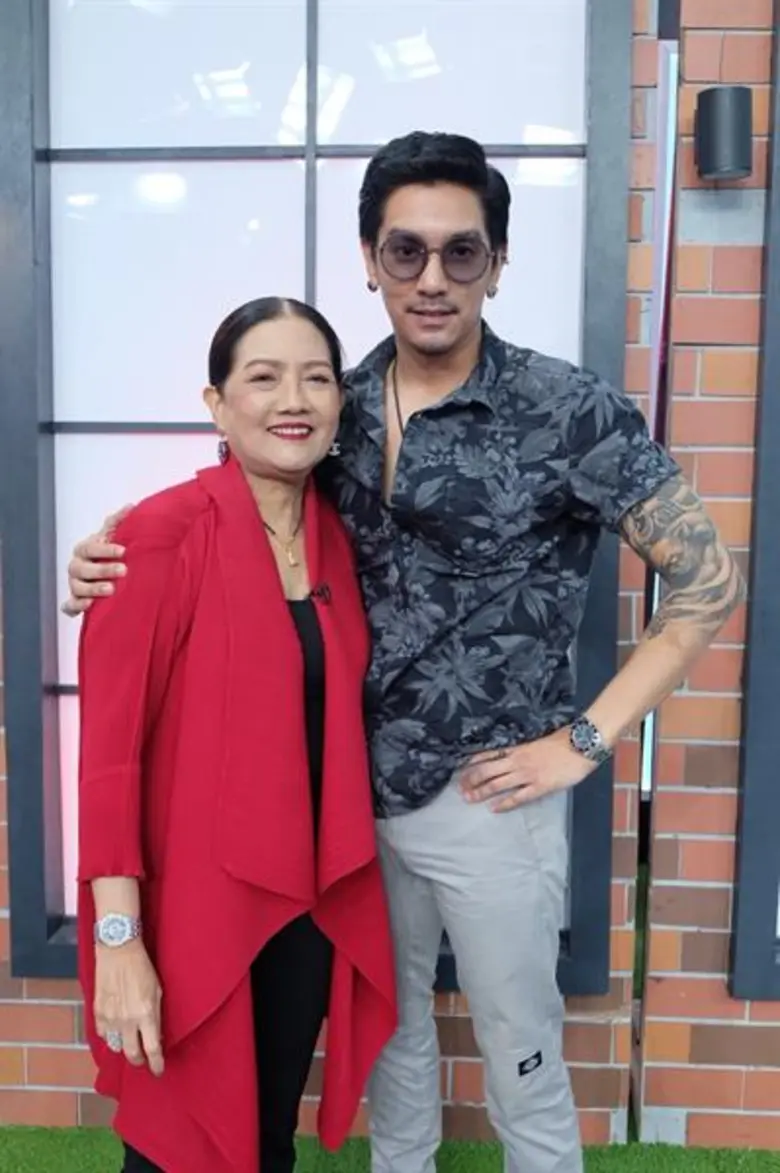 “ดีเจแมน” คนจริง เปิดใจงานแต่ง “ใบเตย อาร์สยาม” ขอเป็นฝ่ายเลือกธีมเอง ที่ผ่านมายอมเยอะแล้ว!