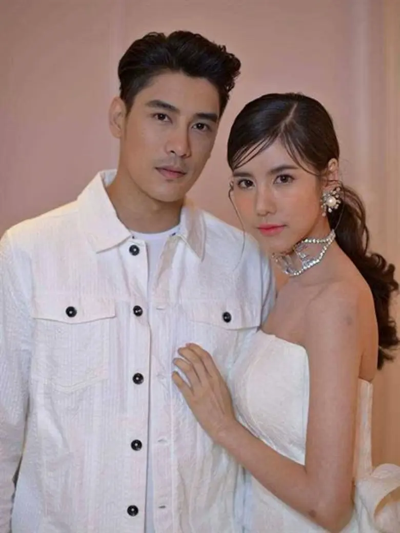 "เคน-เอสเธอร์" จูงมือกันเติมความหวานวันแห...