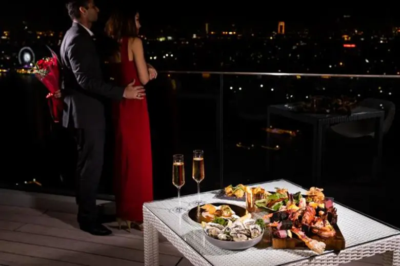 แอตติจูด รู้ฟท้อปบาร์ แอนด์ เรสเตอรองท์ ข...