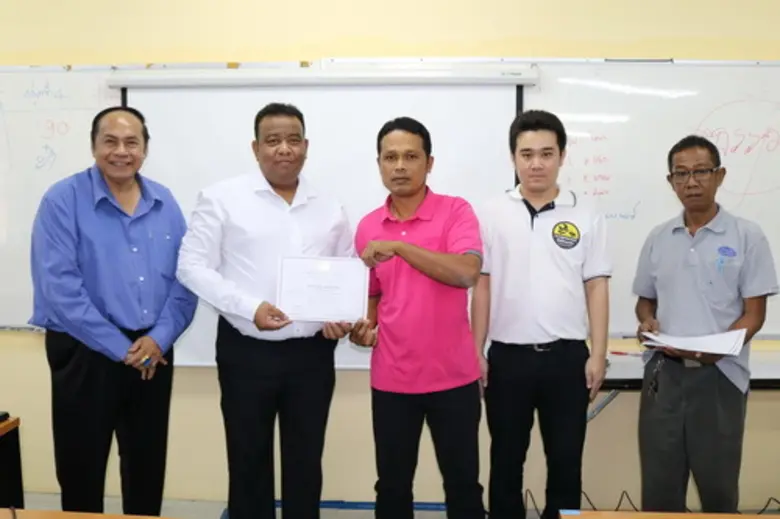 นายชัยชนะ เดชแพ ผู้อำนวยการสำนักงานพัฒนาฝ...