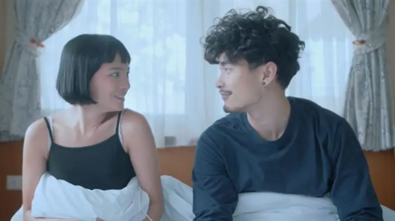 “เฟิน”สาวคูลสุดชิค!! ตามหาคนรักใน MV “คนที่ฉันรอ” ซิงเกิ้ลใหม่ “มน Room39” จากซีรีส์ “รสรินล่าแวมไพร์”
