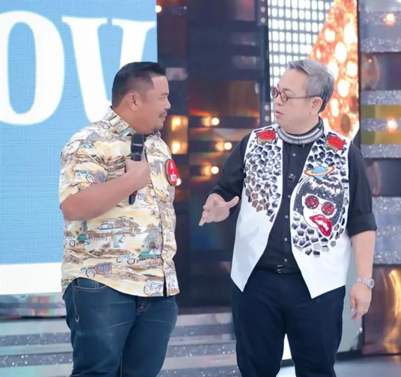 “บ่าววี อาร์สยาม” เซอร์ไพรส์หนักมาก !! น้องชายแท้ๆ โผล่หน้าจอทีวีครั้งแรก .. ร่วมแข่งขันเป็นเงาเสียงใน “กิ๊กดู๋ สงครามเพลงเงินล้าน”