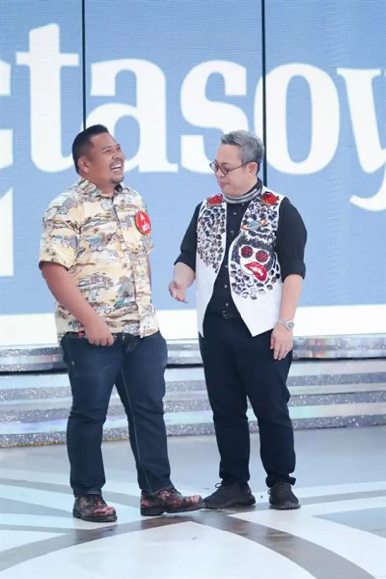 “บ่าววี อาร์สยาม” เซอร์ไพรส์หนักมาก !! น้องชายแท้ๆ โผล่หน้าจอทีวีครั้งแรก .. ร่วมแข่งขันเป็นเงาเสียงใน “กิ๊กดู๋ สงครามเพลงเงินล้าน”