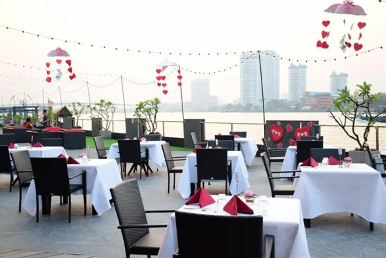 วาเลนไทน์สุดโรแมนติกริมเจ้าพระยา ที่แม่น้ำ รามาดาพลาซา