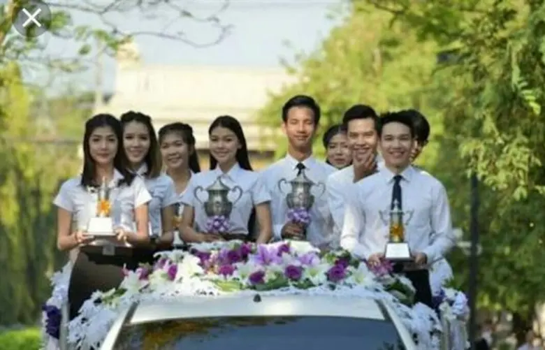 ดร.พัทธนันท์ เพชรเชิดชู รองอธิการบดีสายงา...