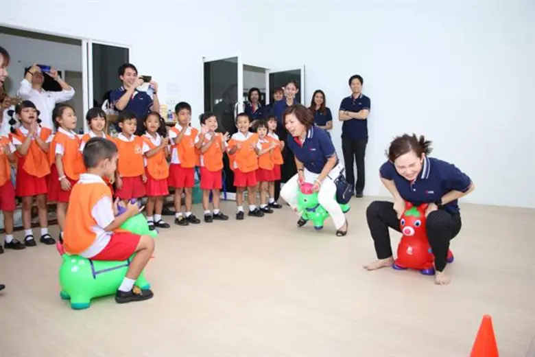 ยูโอบี ร่วมส่งต่อความสุขในเทศกาลตรุษจีน ชวนลูกค้าทำกิจกรรมสร้างรอยยิ้ม แก่เด็กในมูลนิธิสันติสุข ในกิจกรรม Lunar New Year UOB Commercial Banking