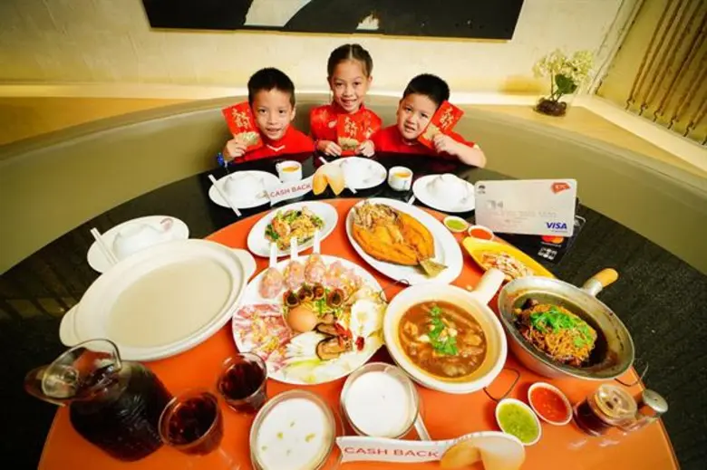 ภาพข่าว: เคทีซีลั่นกลองฉลองตรุษจีนมอบส่วนลดสุดคุ้มและคุกกี้เสี่ยงทาย ฟอร์จูน อี-คุกกี้ ผ่านแอปฯ“เคทีซีโมบาย”