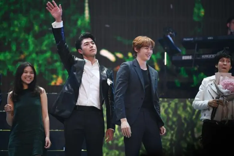 จบอย่างสวยงาม ศิลปิน แขกเซอร์ไพร์สอัดแน่นด้วยคนหล่อ แฟนเพลงรับความสุขเต็มอิ่ม บอย โกสิยพงษ์ ทุ่มสุดตัวสร้างสรรค์ทุกซีนโชว์ด้วยหัวใจในคอนเสิร์ตปิดไตรภาคฉลอง 50 ปี