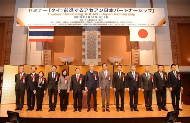 นายสมคิด จาตุศรีพิทักษ์ รองนายกรัฐมนตรี (...