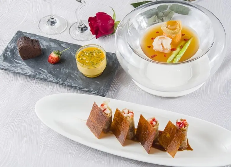 ขอเชิญคู่รักดื่มด่ำกับบรรยากาศสุดโรแมนติก...