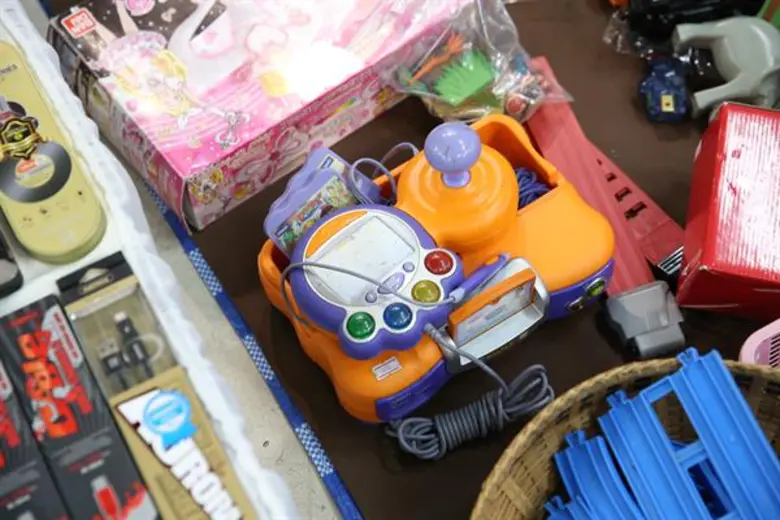 ศูนย์การค้าพันธุ์ทิพย์ งามวงศ์วาน มีพื้นท...