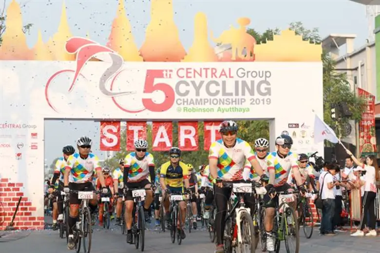 กลุ่มเซ็นทรัล จัดการแข่งขันจักรยานทางเรียบชิงถ้วยพระราชทานสมเด็จพระเทพฯ ครั้งที่ 5 ณ โรบินสัน อยุธยา พร้อมระดมทุนมอบให้มูลนิธิชัยพัฒนา และจัดซื้อจักรยานให้ รร. ตชด.