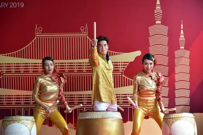 เยอรมัน ออโต้ ชวนอาเล็ก ธีรเดช ฉลองตรุษจีนให้ลูกค้าอย่างยิ่งใหญ่