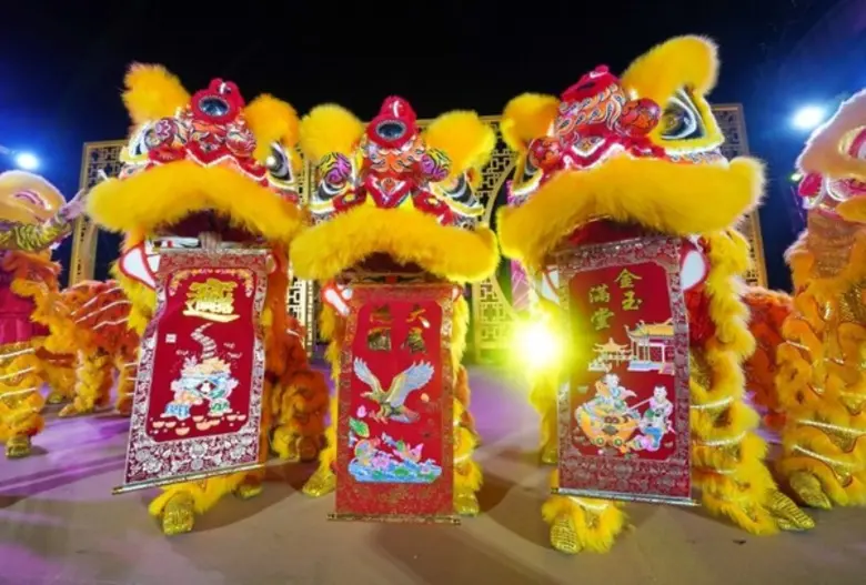 “THE ICONSIAM ETERNAL PROSPERITY CHINESE NEW YEAR 2019” ไฮไลท์แห่งปีกับการเฉลิมฉลองเทศกาลตรุษจีนริมแม่น้ำเจ้าพระยา มหาปรากฏการณ์พญามังกรติดไฟ LED ยาวที่สุดในประเทศไทย!! ณ ไอคอนสยาม ถ.เจริญนคร