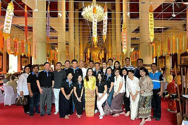 คุณสิริน ฉัตรวิชัย (กลาง) เจ้าของฉายาเจ้า...