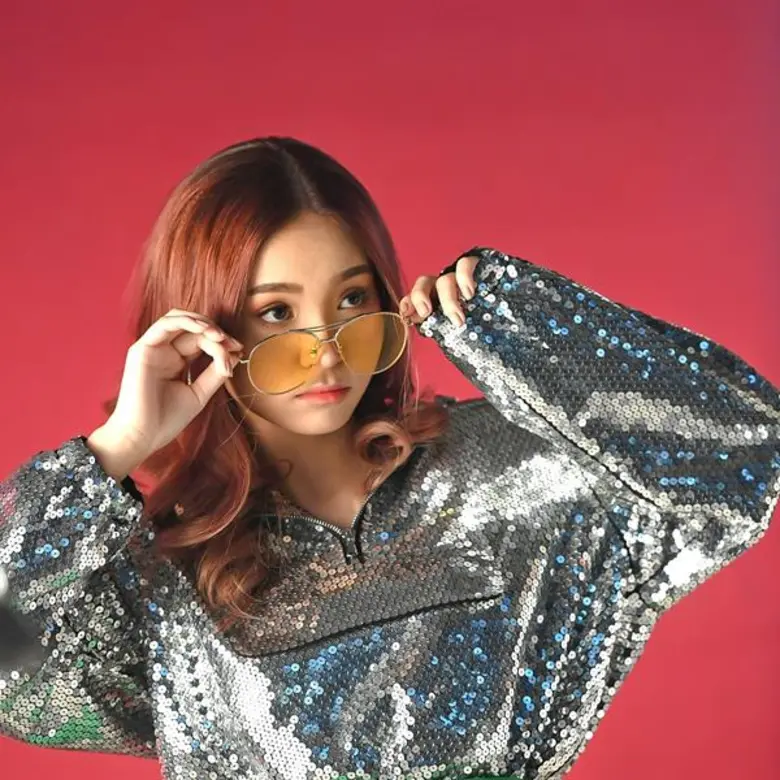 “แองจี้” โชว์ร้อง-แร็พ-เต้น ครบเครื่อง ขนคอสตูมจัดเต็ม ในเอ็มวี “See You Soon”