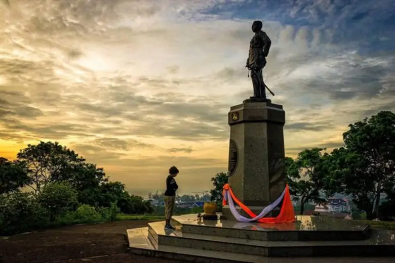 “กลุ่มคนรักเขาน้อย”  ชวนสมทบทุนสร้างห้อง ICU และซื้ออุปกรณ์การแพทย์ รพ.สงขลา ทุก 1,000 บาท รับบัตร 1 ใบ ชมคอนเสิร์ต “เขาน้อย ร้อยบทเพลง see you for ICU”