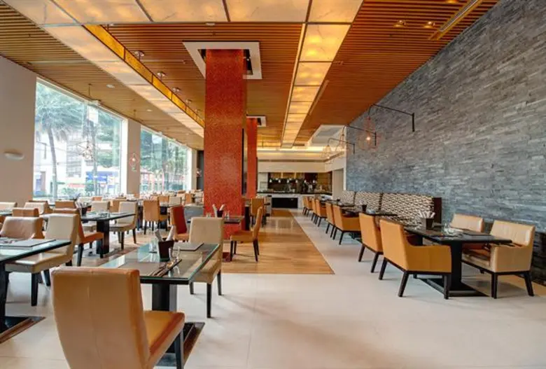 ยกทะเลมาไว้ใจกลางสุขุมวิท 24 กับโปรโมชั่นบุฟเฟ่ต์ซีฟู้ดมื้อเย็นวันศุกร์ ณ แมริออท เอ็กเซ็กคิวทีฟ อพาร์ทเมนท์ สุขุมวิท พาร์ค