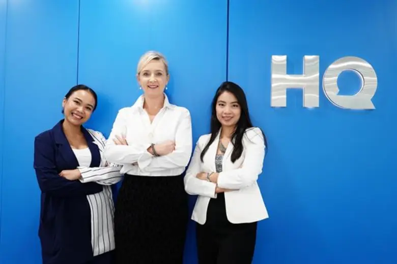 เมื่อเร็วๆ นี้ คุณโนเอล โค้ก (กลาง), ผู้อำนวยการใหญ...