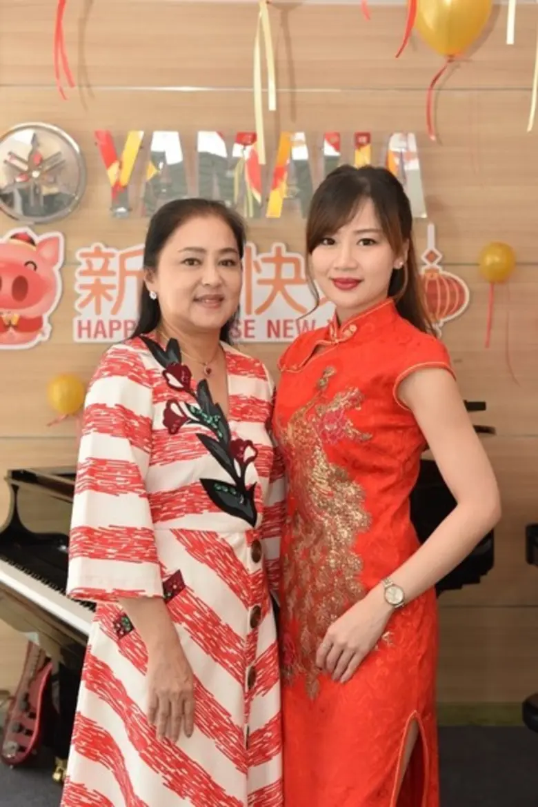 นักเรียนยามาฮ่าสุพรรณบุรี สุดน่ารัก ตี๋ - หมวย สวมชุดแดง เทศกาล "ตรุษจีน" เฮงๆ รับปีหมูทอง