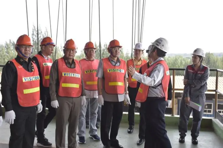 นายพัลลภ สิงหเสนี ผู้ว่าราชการจังหวัดประจ...