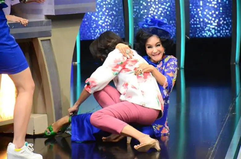 จะสนุกสนานกันขนาดไหนเมื่อเหล่านักแสดงจากล...