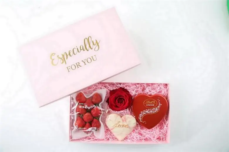 ท็อปส์ จับมือ แกร็บฟู้ด ลุยแพลตฟอร์ม Online to Offline จัดแคมเปญ “Chocolate Love Delivery” รับวาเลนไทน์ พร้อมแจกการ์ดจาก BNK 48