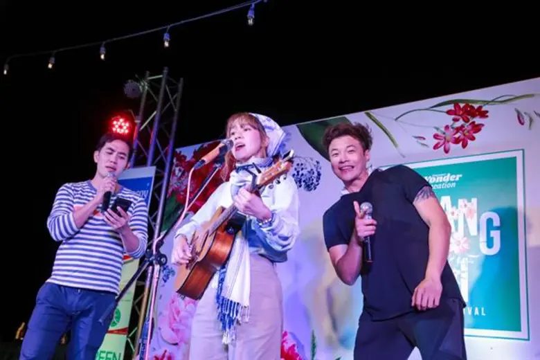 เอิ๊ต ภัทรวี ถูกใจ! เติมความสดชื่นประเดิมต้นปี เที่ยวเทศกาลดอกไม้ระดับอาเซียน