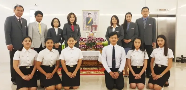 คณะผู้บริหาร คณาจารย์ ผู้แทนนักศึกษา มหาว...