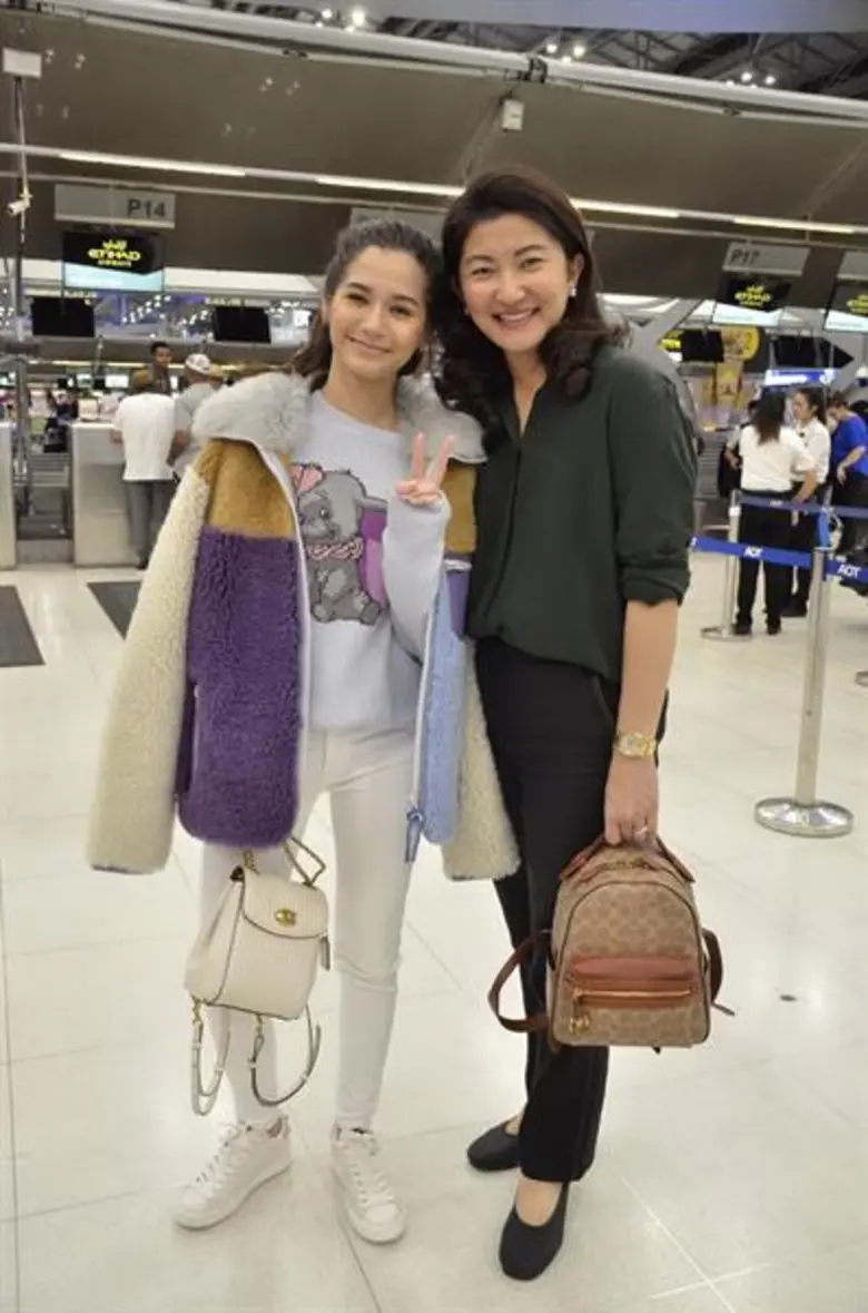 นอกจากเป็นดาราขวัญใจวัยรุ่นแล้ว สาววี-วิโ...