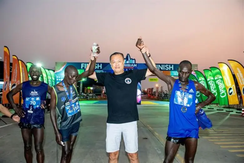 “บุญถึง” ผงาดคว้าแชมป์คนไทย 3 สมัยติด ปอดเหล็กเคนยาพาเหรดกวาดแชมป์ “บุรีรัมย์ มาราธอน 2019”