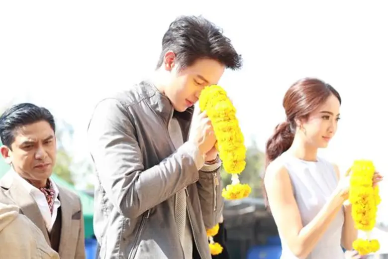 “เจมส์ - แต้ว ” โคจร ร่วมงานอีกครั้งกับ ละคร ดราม่าสุดเข้มข้นใน “เล่ห์บรรพกาล” พี่ปิ่น-ณัฏฐนันท์ นำทีมนักแสดงบวงสรวงคับคั่ง