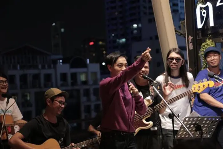 เพลย์กราวด์ “เลิกไม่เลิก” เนรมิตดาดฟ้ากลางเมือง เป็นสนามเด็กเล่น