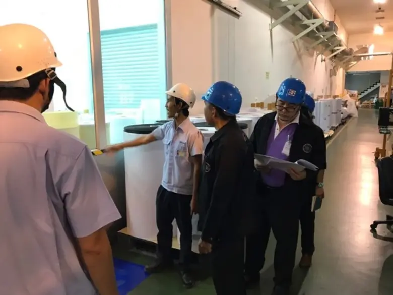 นิคมฯอมตะชลบุรีเช็คฝุ่นละอองโรงงานผลิตกระดาษกาว พบผลตรวจวัดคุณภาพอากาศอยู่ในเกณฑ์ที่กฎหมายกำหนด