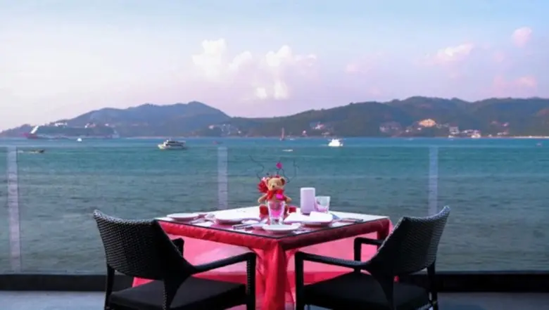 อมารี ภูเก็ต ชวนดื่มด่ำบรรยากาศสุดโรแมนติกฉลองวันวาเลนไทน์	